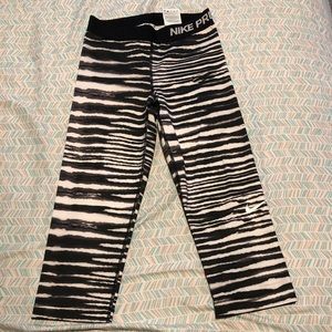 Nike Pro Capri Leggings
